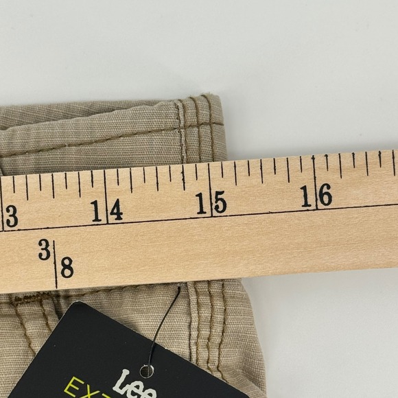 NWT Lee Extreme Motion Cargo Shorts Mens 30 Tanl Performance Stretch Gorpcore - Picture 5 of 12